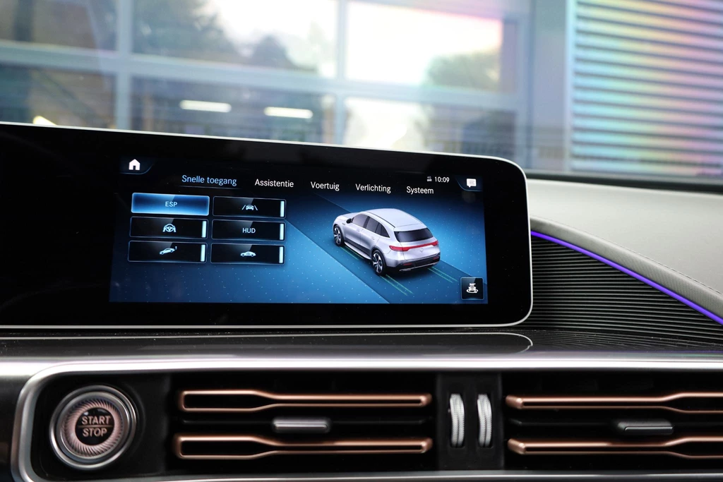 Mercedes-Benz EQC – foto 21