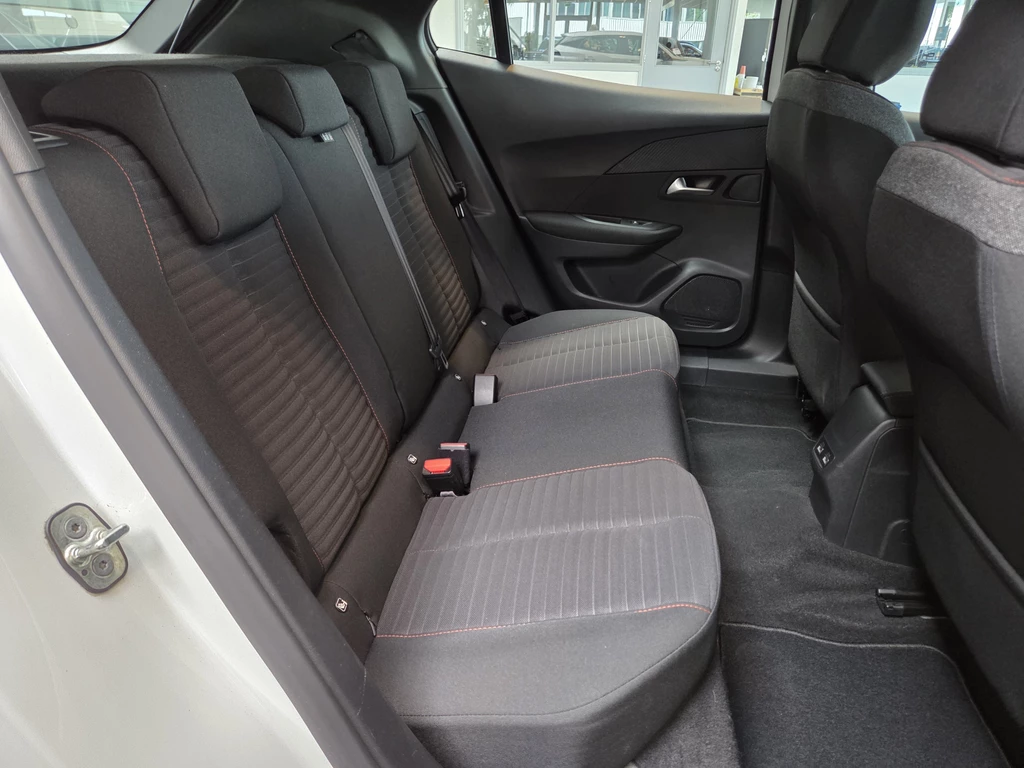 Peugeot e-2008 – foto 20