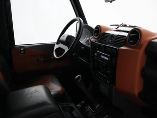 Land Rover Defender – thumbnail 16
