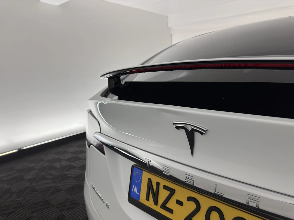 Tesla Model X – foto 32