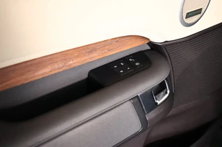 Land Rover Discovery – thumbnail 32