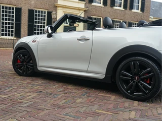 MINI Cooper Cabrio – thumbnail 3