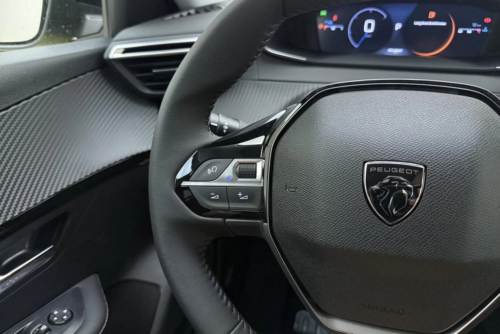 Peugeot 208 – foto 18