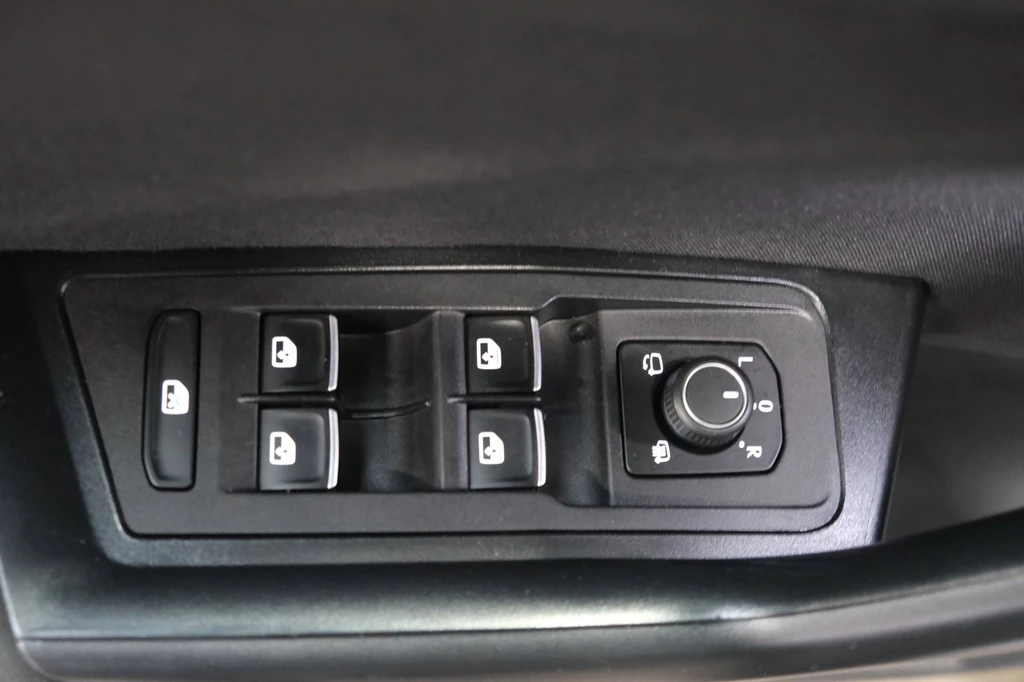 Volkswagen T-Roc – foto 11