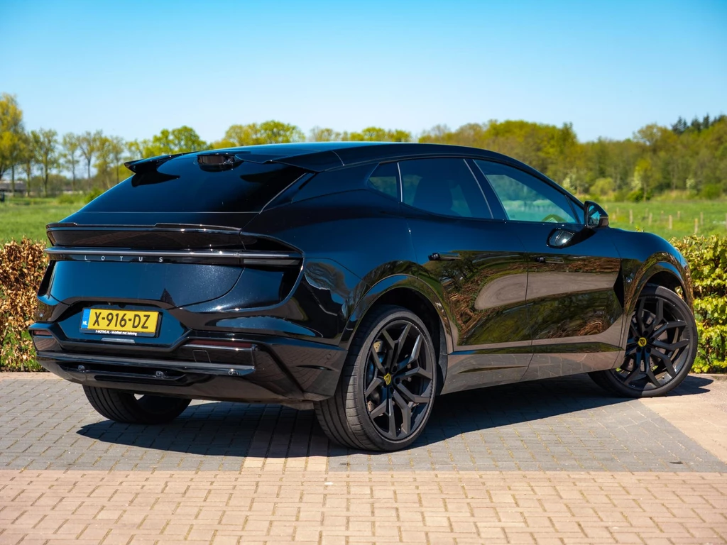 Lotus Eletre – foto 9