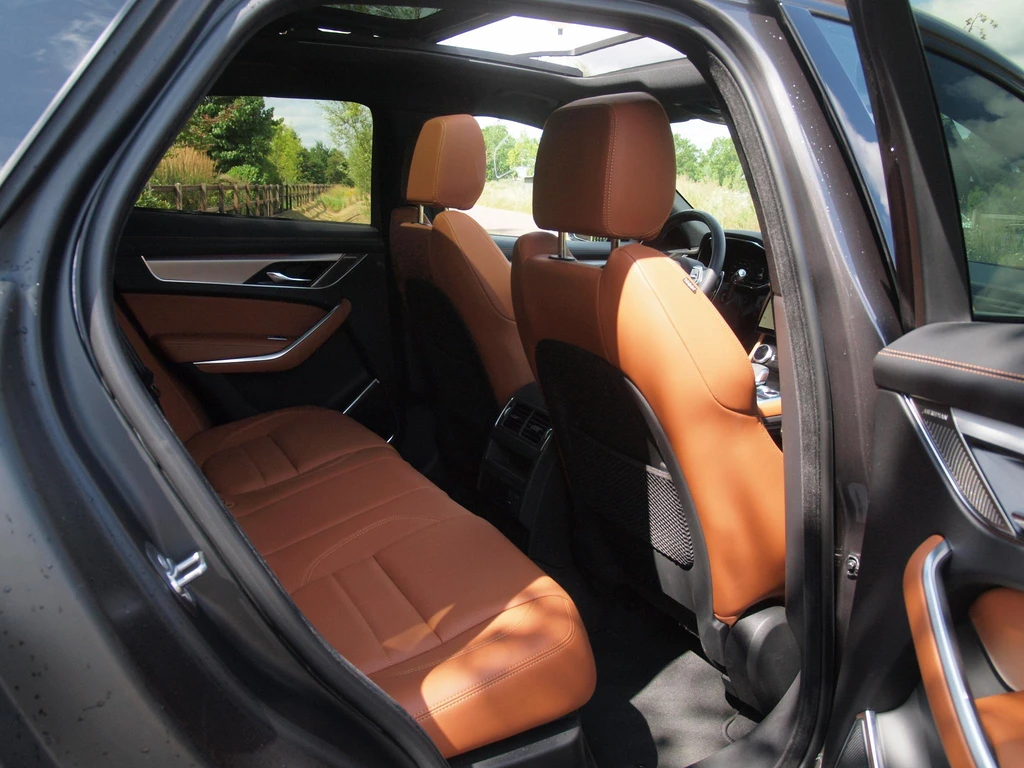 Jaguar F-PACE – foto 35