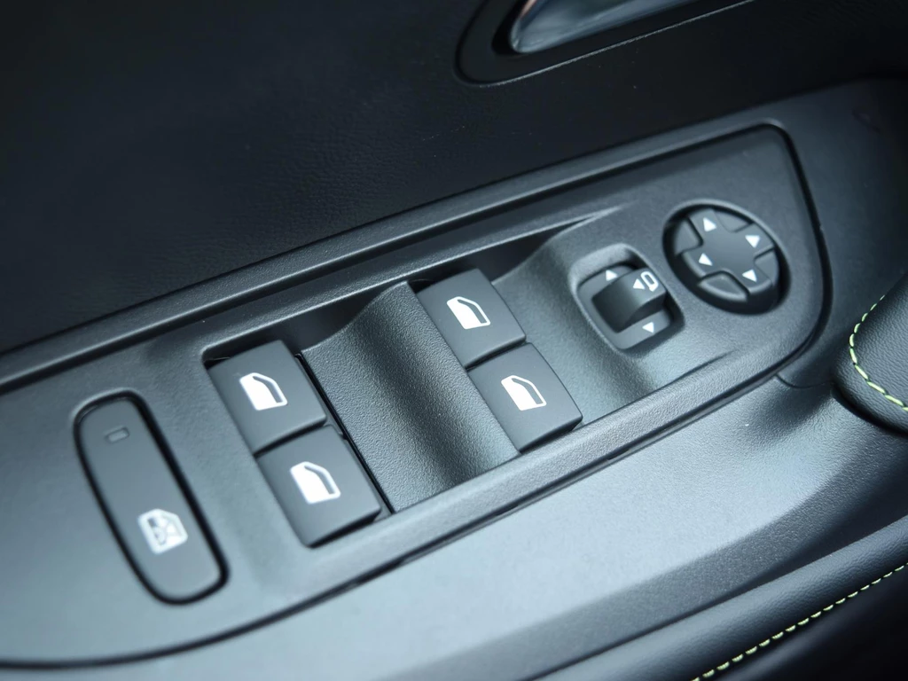 Peugeot e-2008 – foto 16