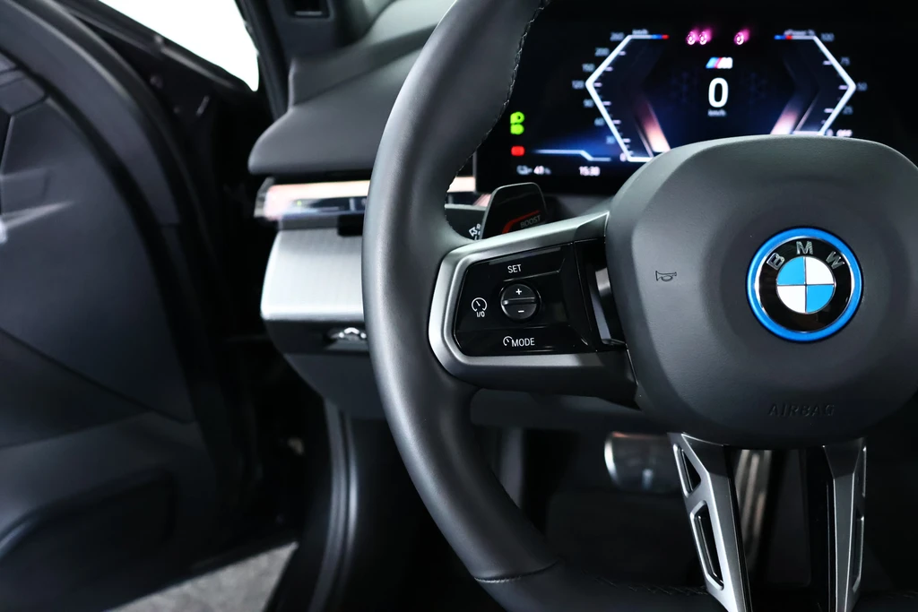 BMW i5 – foto 26