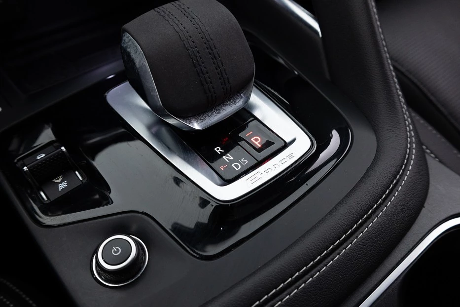 Jaguar E-PACE – foto 39