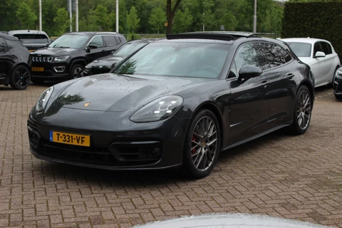Porsche Panamera Sport Turismo 2.9 4 E-Hybrid Platinum Edition / Panoramadak / 360Camera / Sportdesign+Chrono / Luxe Leder / Luchtvering / Keyless / Bose / 21'' / Stoelverwarming4x / Dodehoek / DAB / Cruise Control Adaptief
