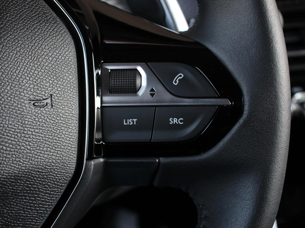 Peugeot 208 – foto 15