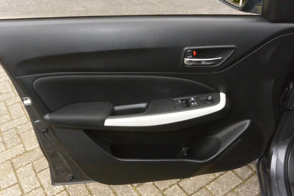 Suzuki Swift – foto 12