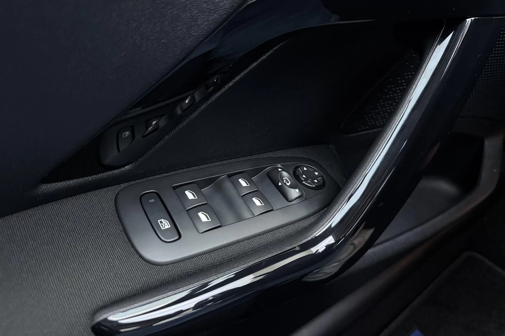 Peugeot 208 – foto 16