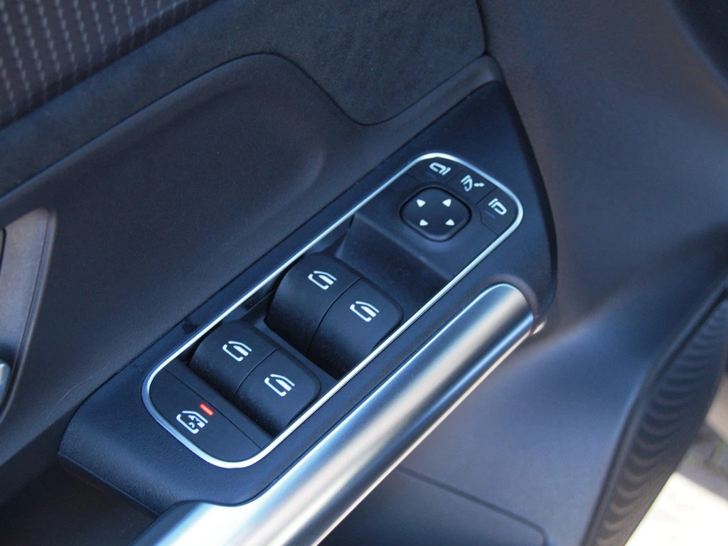 Mercedes-Benz EQA – foto 25