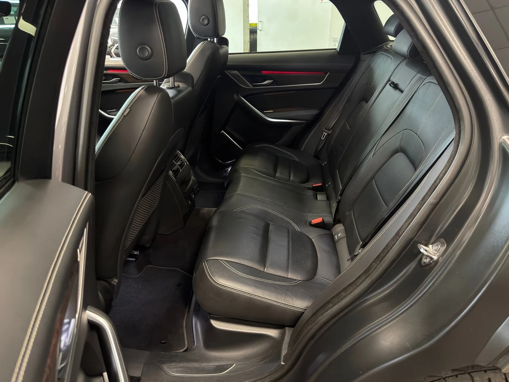 Jaguar F-PACE – foto 12
