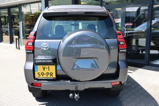 Toyota Land Cruiser – thumbnail 5