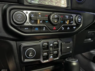 Jeep Wrangler – thumbnail 26