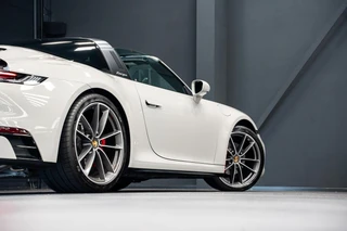Porsche 911 – thumbnail 11