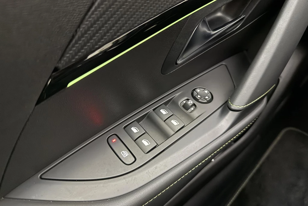 Peugeot 208 – foto 16
