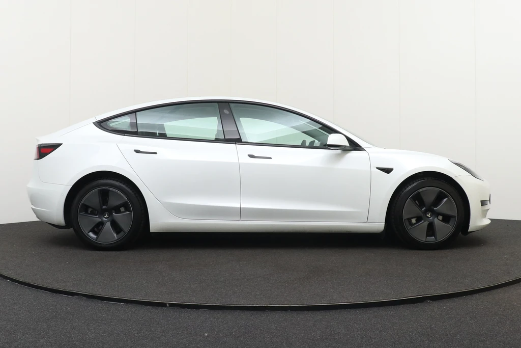 Tesla Model 3 – foto 5