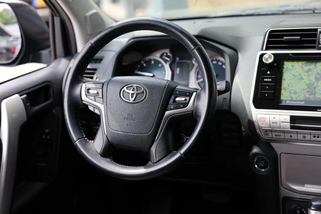 Toyota Land Cruiser – foto 11