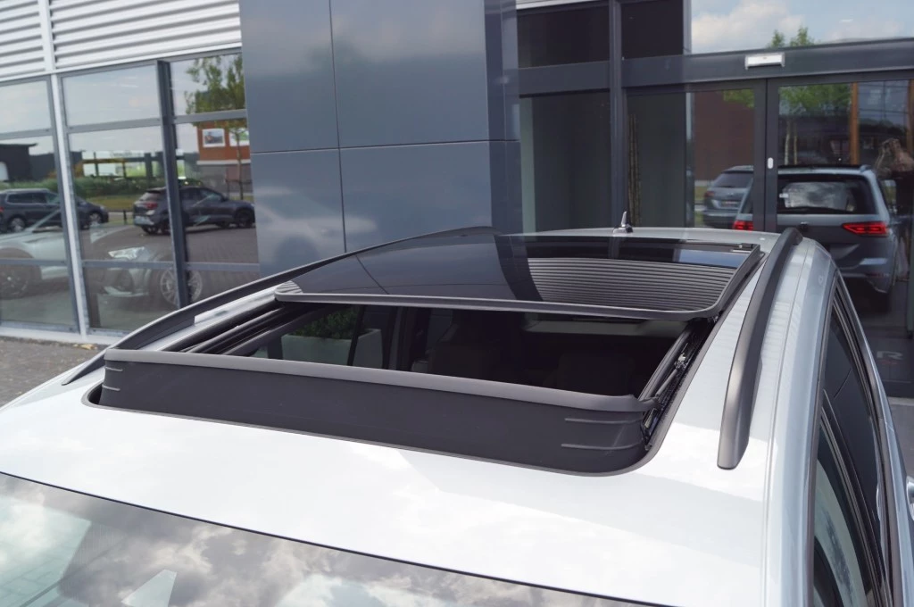 Volkswagen Touran – foto 16
