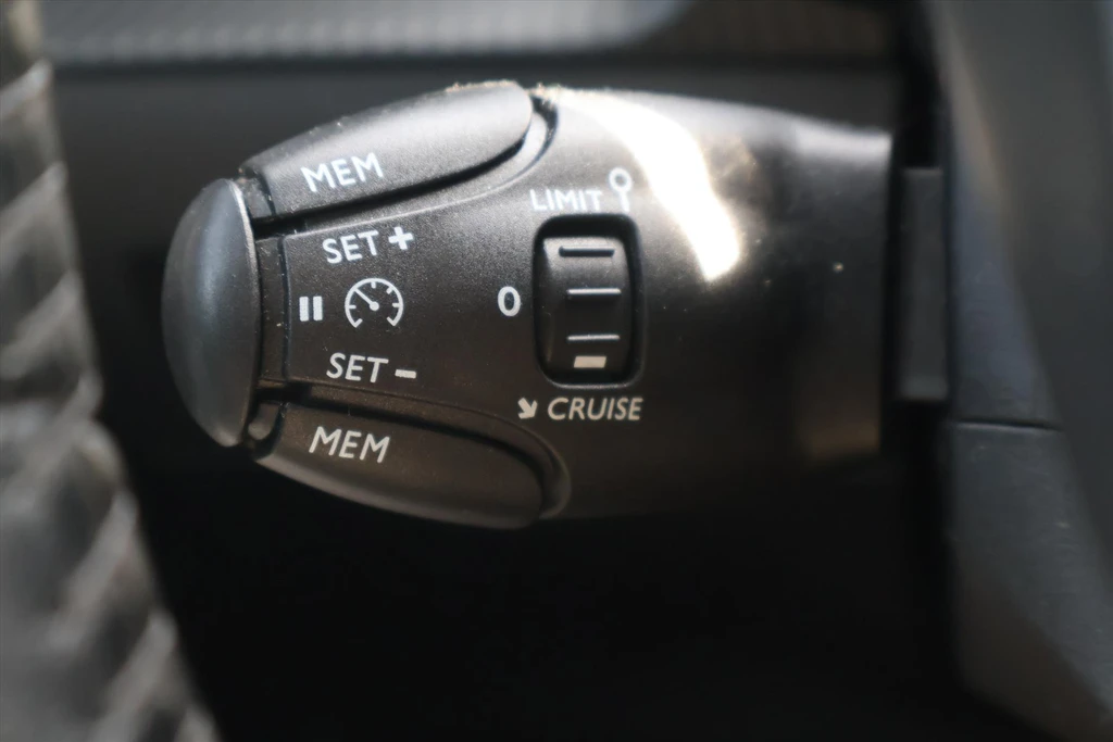 Peugeot 208 – foto 24