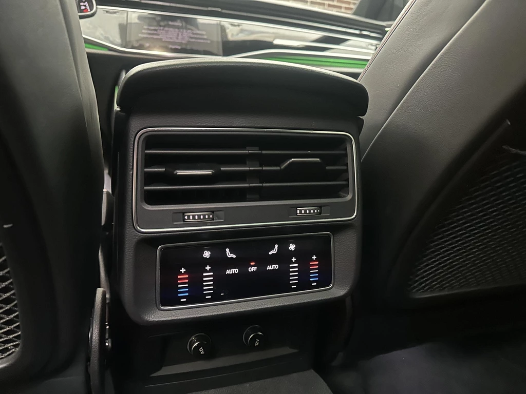 Audi RSQ8 – foto 21