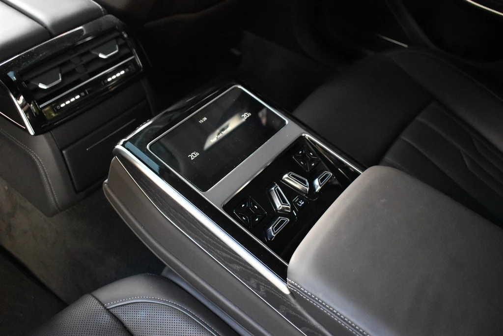 Audi A8 – foto 13