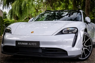 Porsche Taycan – thumbnail 2