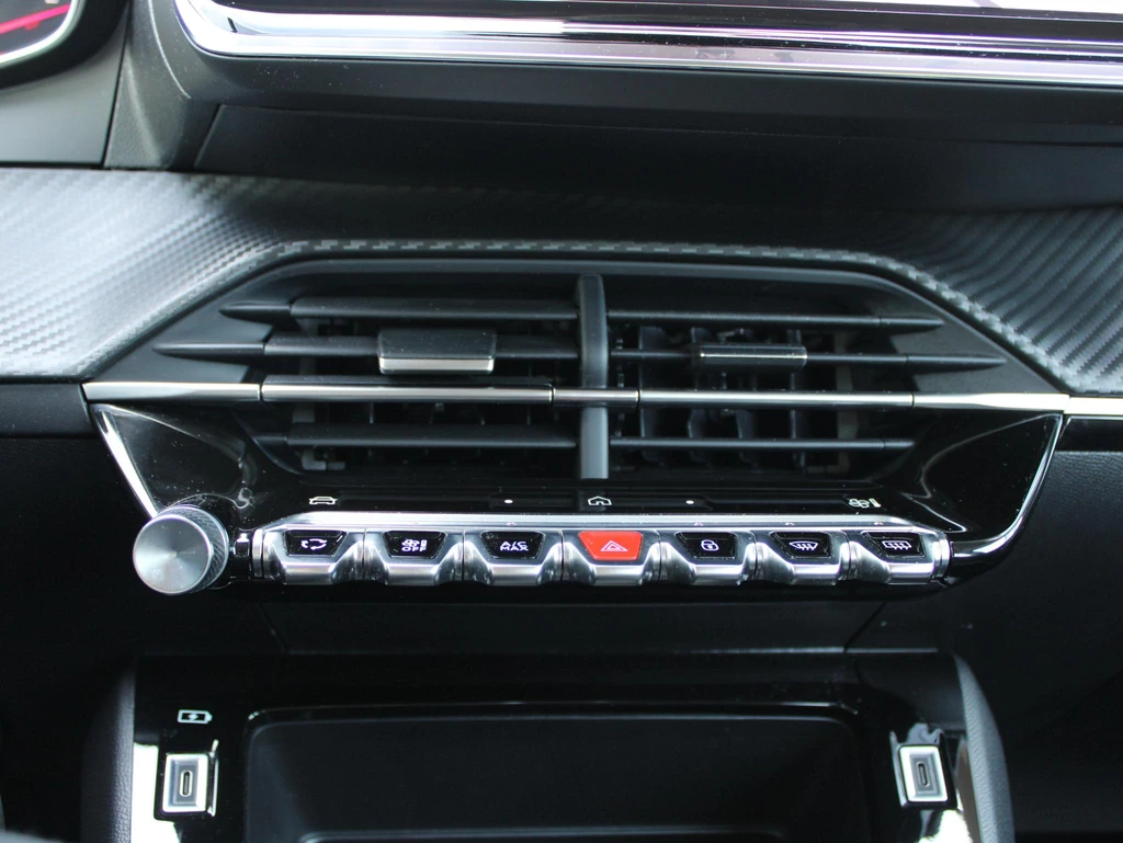 Peugeot 208 – foto 18