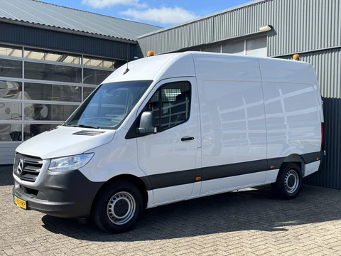 Mercedes-Benz Sprinter 314 2.2 CDI L2H2 EURO VI-D Werkplaats inrichting Airco Cruise controle Trekhaak 2800kg Kastinrichting Omvormer Apple carplay 360*Camera 1e Eigenaar Euro 6 Bpm vrij voor particulier gebruik!!