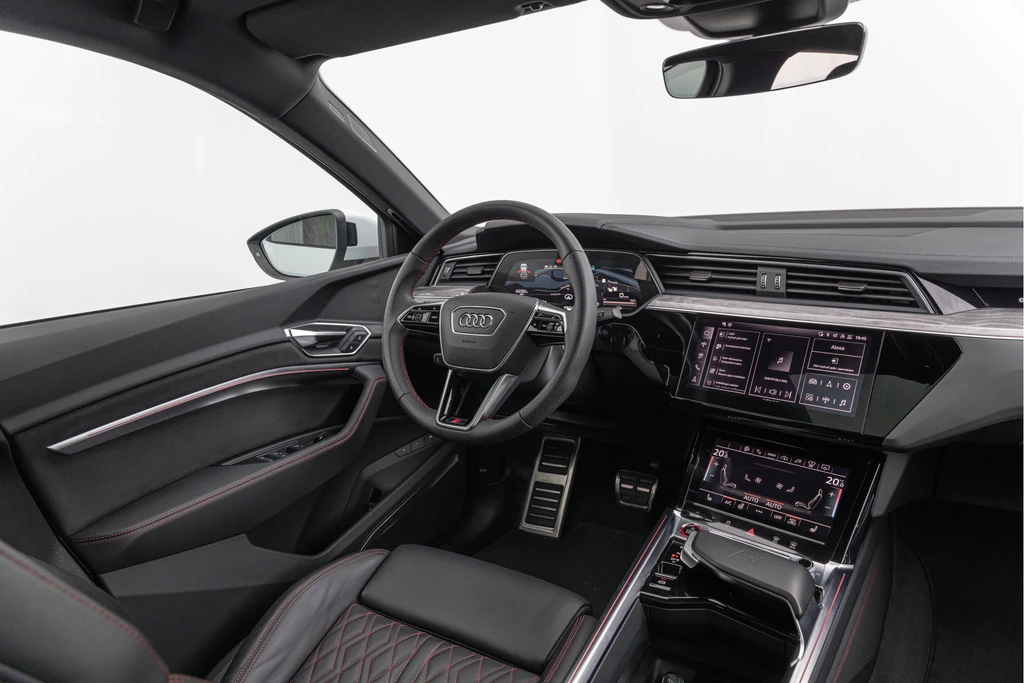 Audi Q8 Sportback e-tron – foto 10