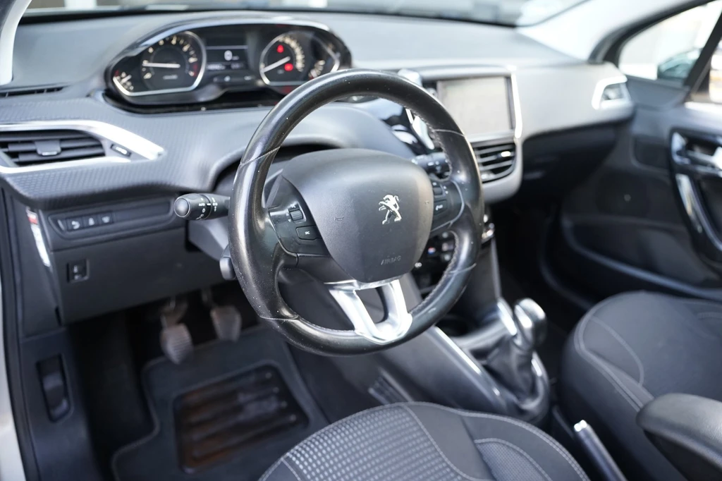 Peugeot 208 – foto 15