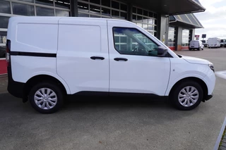 Ford Transit Courier – thumbnail 7