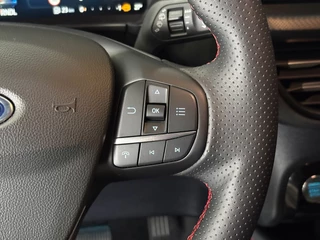 Ford Kuga – thumbnail 23