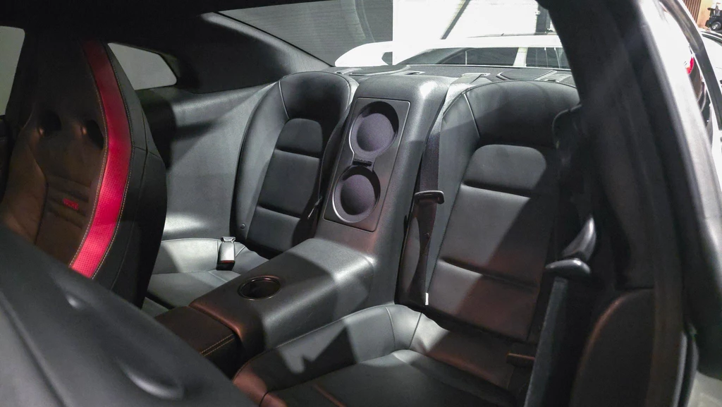 Nissan GT-R – foto 13