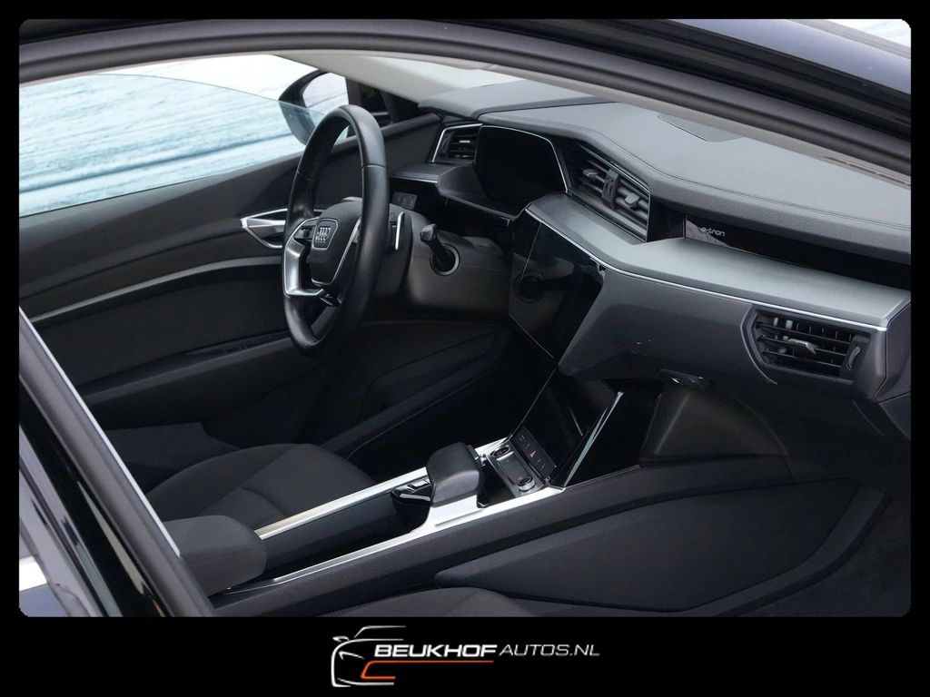 Audi e-tron – foto 15