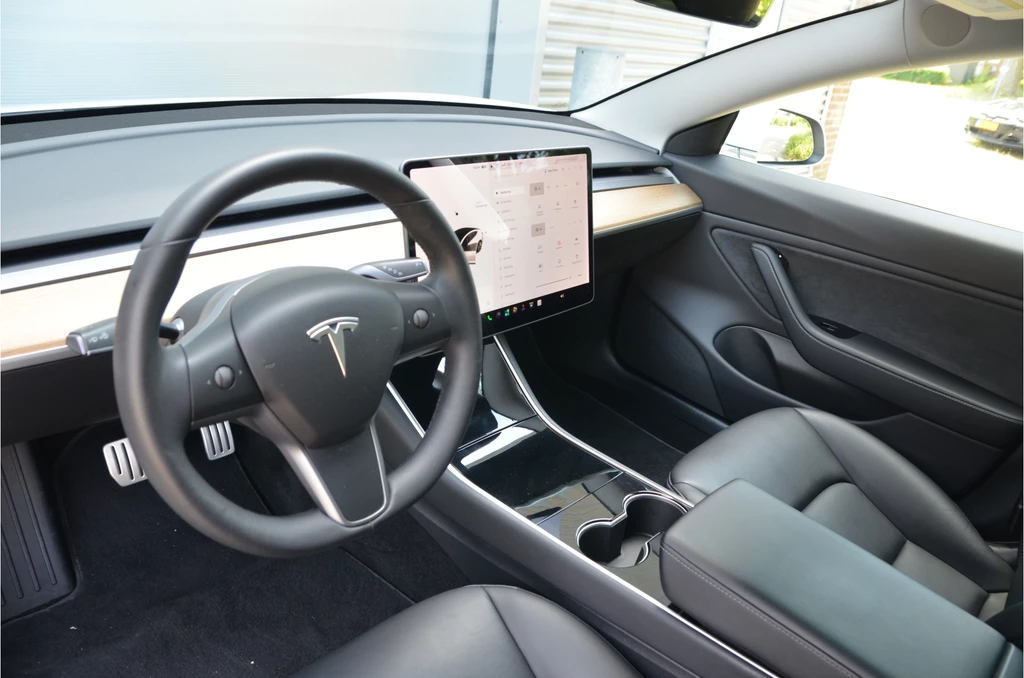 Tesla Model 3 – foto 10