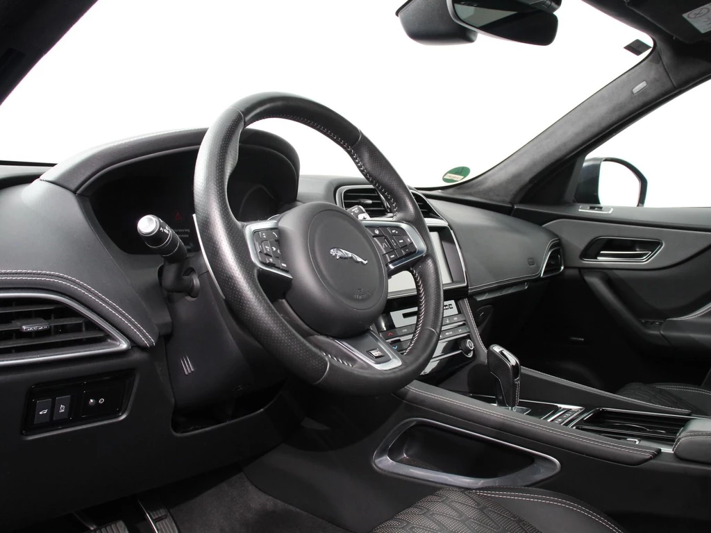 Jaguar F-PACE – foto 23