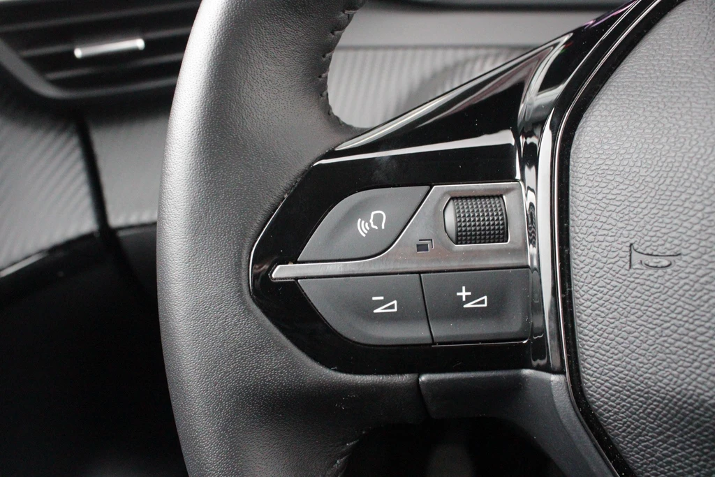 Peugeot 208 – foto 24