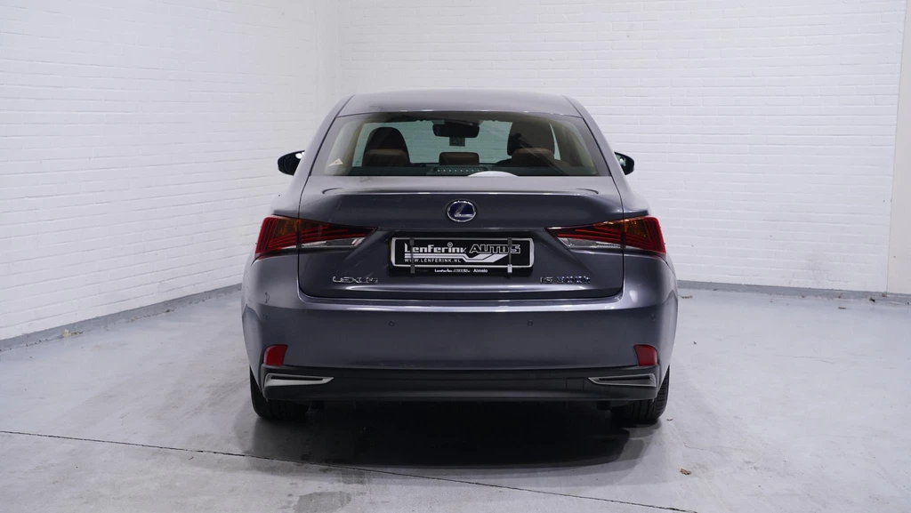 Lexus IS – foto 4