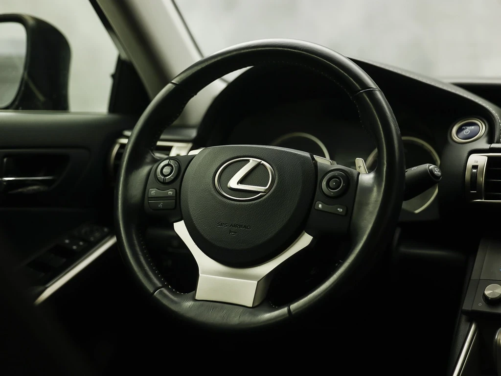 Lexus IS – foto 20