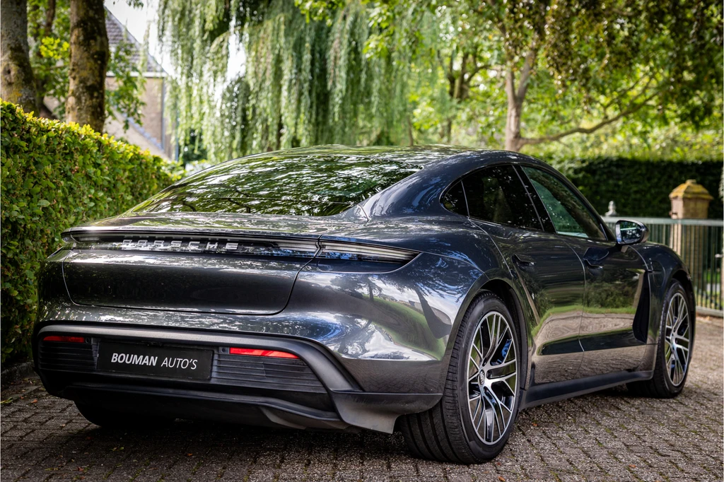Porsche Taycan – foto 8