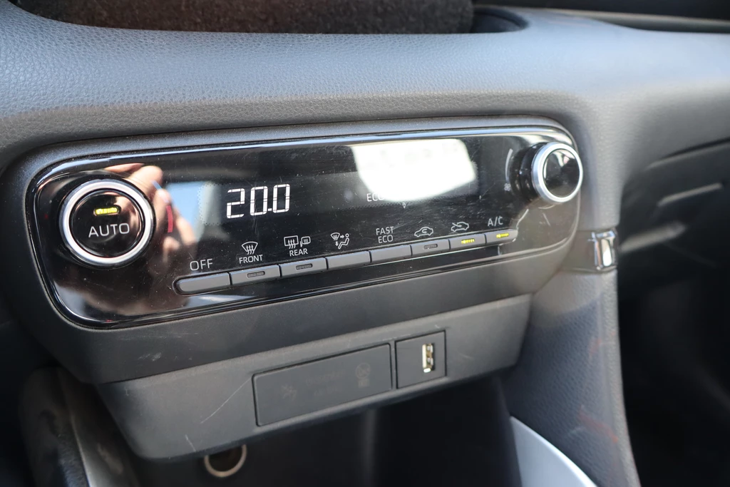 Toyota Yaris – foto 15