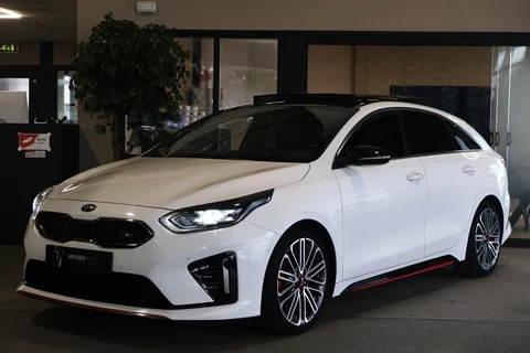 Kia ProCeed 1.6 T-GDI 204pk GT-Line Aut Pano Navi Cam