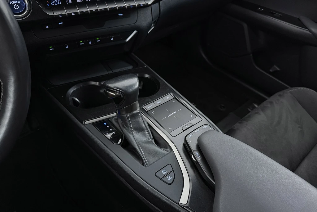 Lexus UX – foto 32