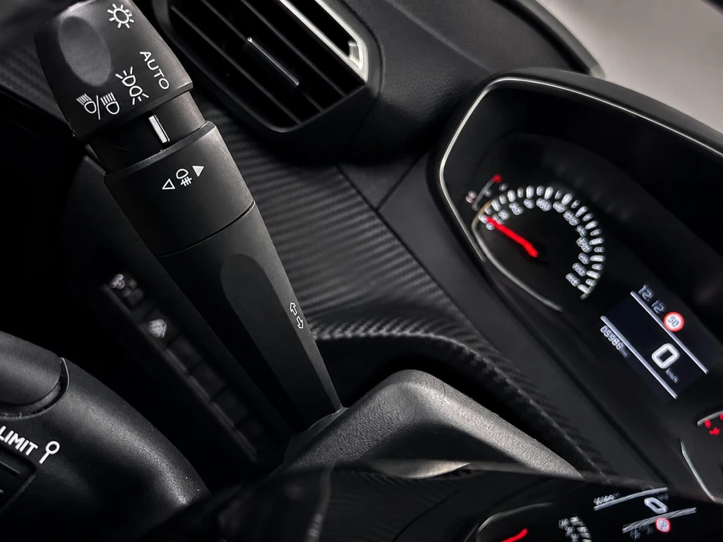 Peugeot 208 – foto 12