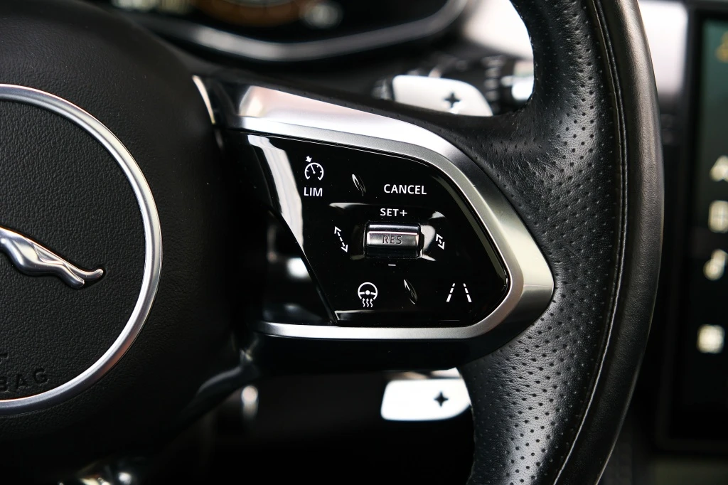 Jaguar F-PACE – foto 23