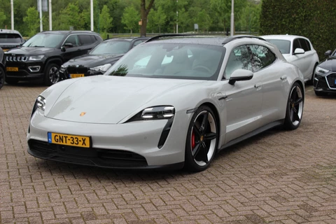Porsche Taycan Sport Turismo 4S 93 kWh / SoH 91,9% / Panoramadak / 360Camera / Head-up / Accu Performance+ / 21'' / Achterasbesturing / Luchtvering / Keyless / Stoel+Stuurverwarming / DAB / ACC